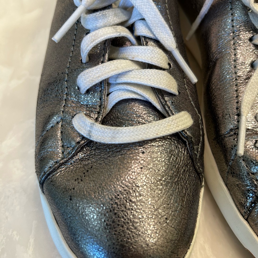 Cole Haan Grandpro Tennis Shoe Metallic Silver Leather Lace Up, Sz 8.5 - Picture 4 of 15